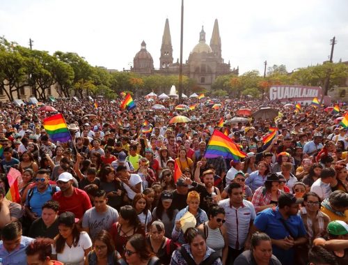 Image of a crowd in the Guadalajara pride parade